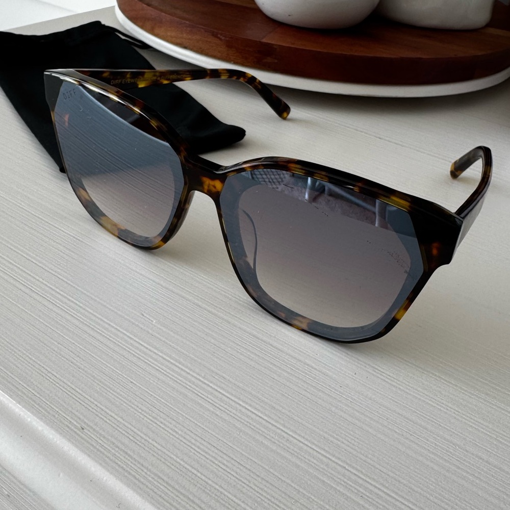 Diff Eyewear Gia Oversized Tortoiseshell Sunglass… - image 6